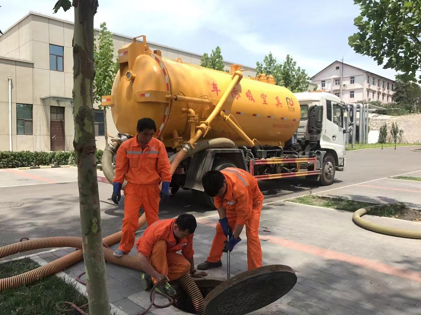 北安化粪池清理与5-8吨吸粪车施工效率分析
